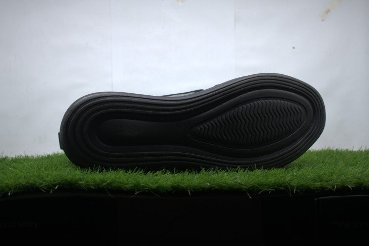 Nike Air Max 720 Black Grey - Image 3