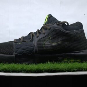 Nike Lebron Witness VIII Men's Basketball Shoes